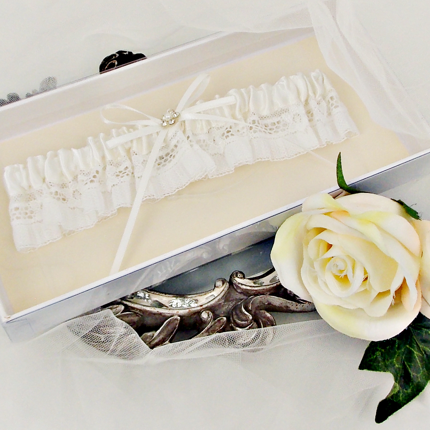 EA037949 Bridal Garter Style 4